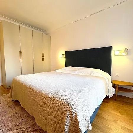 Apartment Croix Nivert Paris