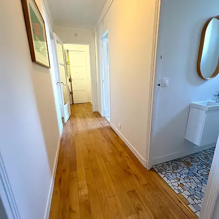 Apartment Croix Nivert Paris